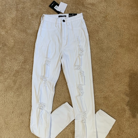 WHITE HIGH RISE FASHIONNOVA JEANS SKINNY SIZE 1  NEW - Picture 3 of 4